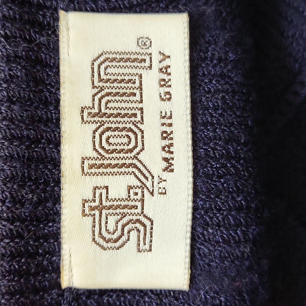 Vintage ST JOHN By Marie Gray 2 pc Navy Knit Suit Set - Picture 13 of 13